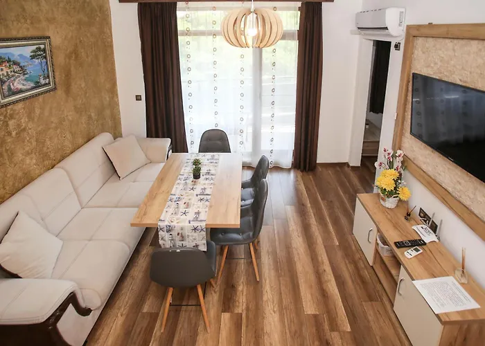 Complex Nestinarka * 茨雷沃