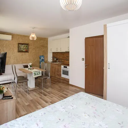 Complex Nestinarka Tsarevo