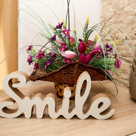 아파트 Complex Nestinarka