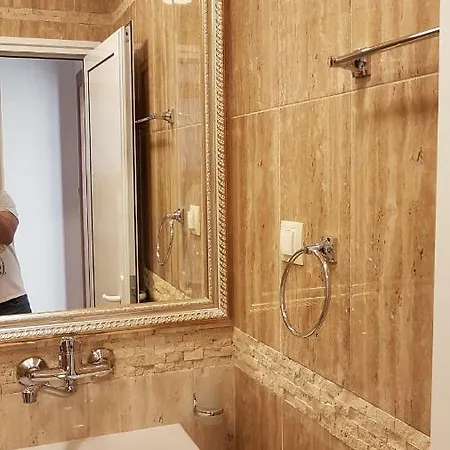 아파트 Complex Nestinarka