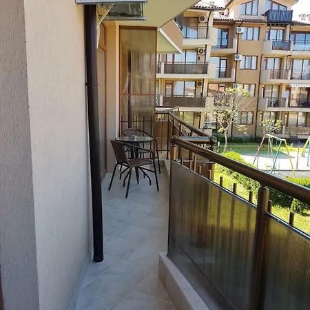 Complex Nestinarka 사레보