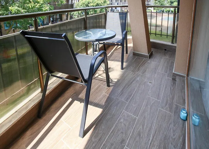 アパート Complex Nestinarka *