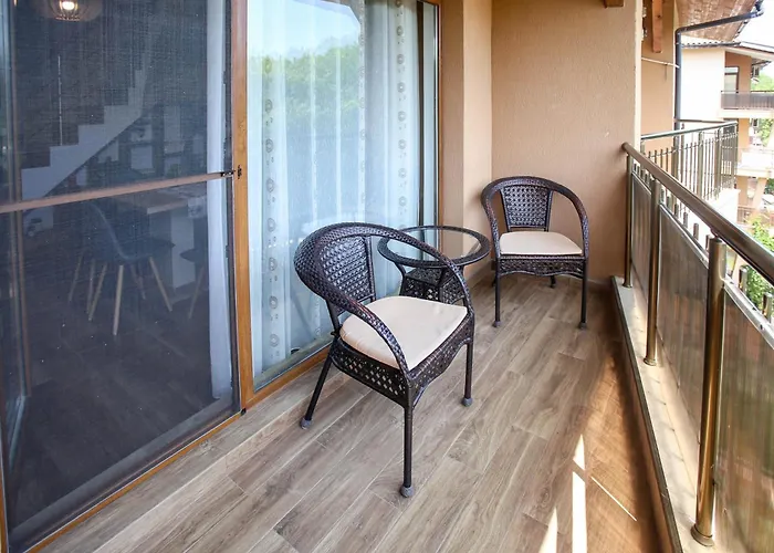 Complex Nestinarka アパート